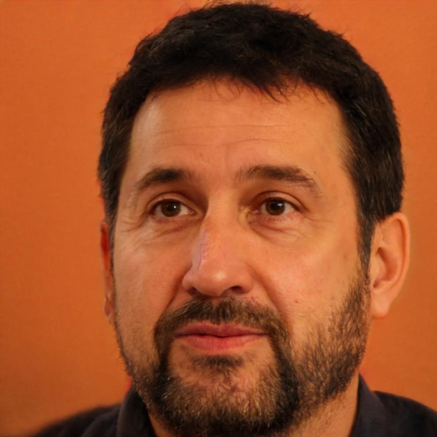 Portrait de Théophane Marcellin, formateur spécialisé en négociations financières